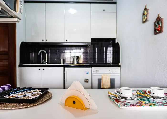 Comfy In Cristianos Апартаменты