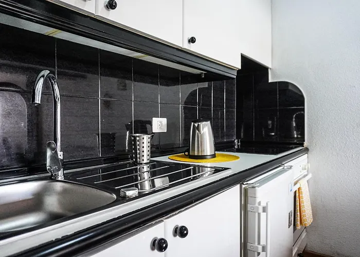 Comfy In Cristianos Апартаменты